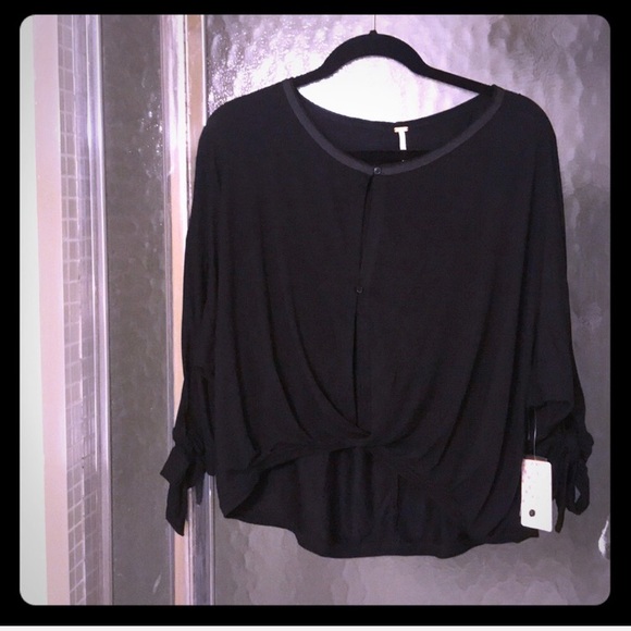 FREE PEOPLE top - Picture 2 of 8